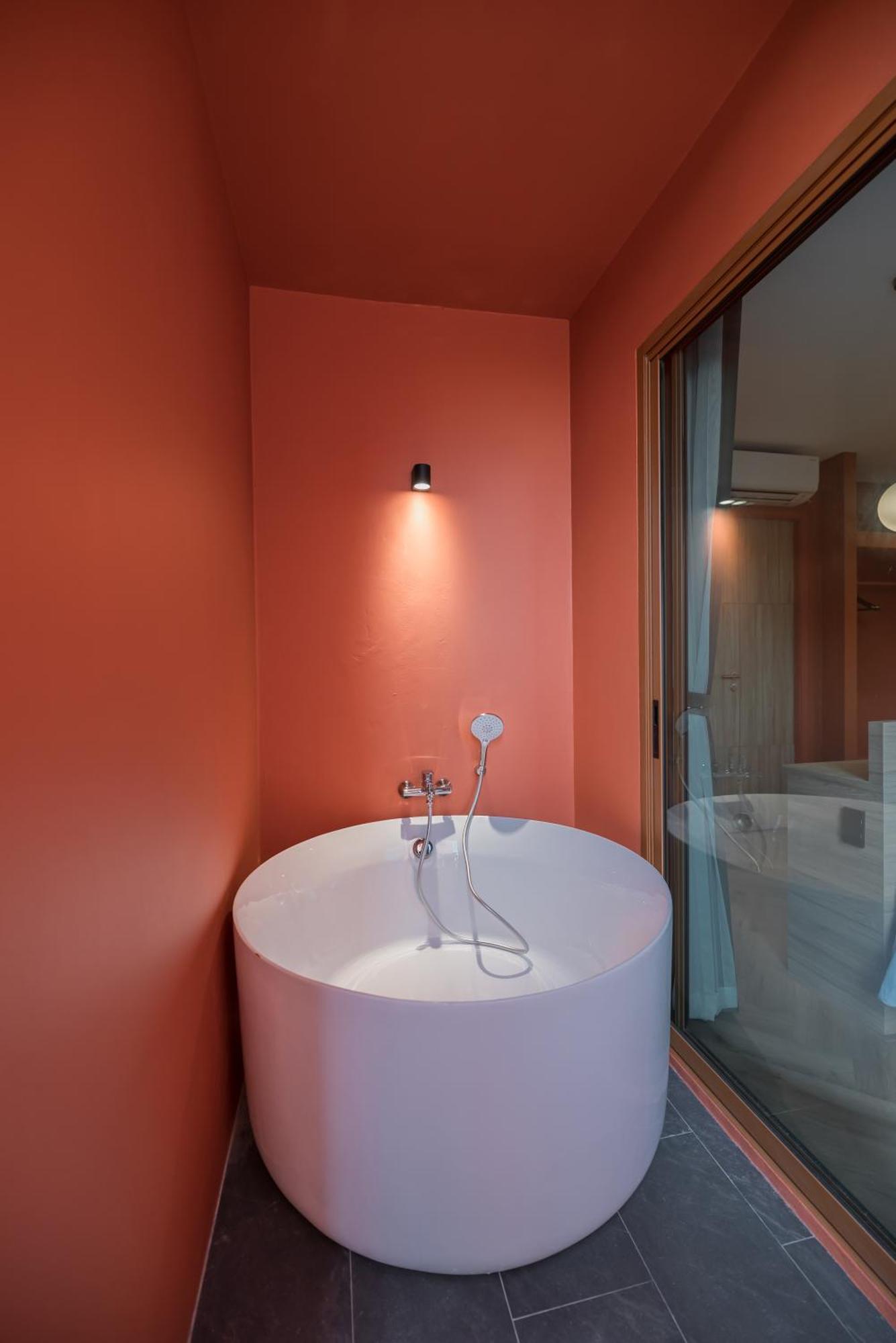 Blu Monkey Hub And Hotel Bangsaen Room photo